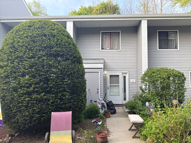 555 Russell Rd Unit J64 Westfield, MA 01085, Hampden County