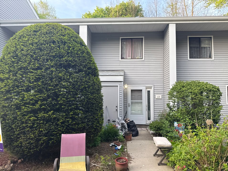 555 Russell Rd Unit J64 Westfield, MA 01085, Hampden County