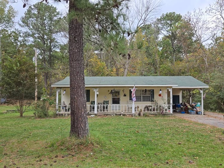 2115 Walnut Ln. Russellville, AL 35654, Colbert County