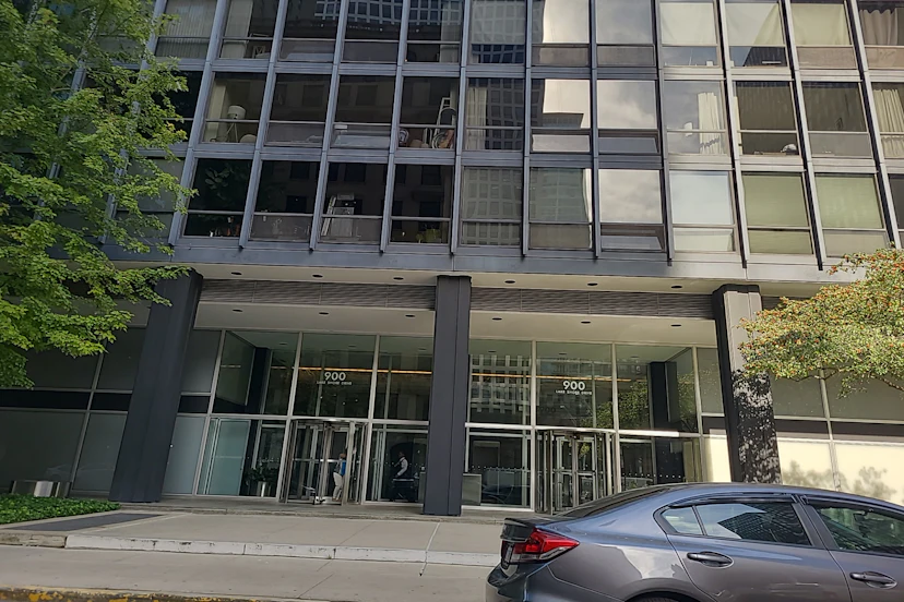 900 N Lakeshore Dr Unit 2303