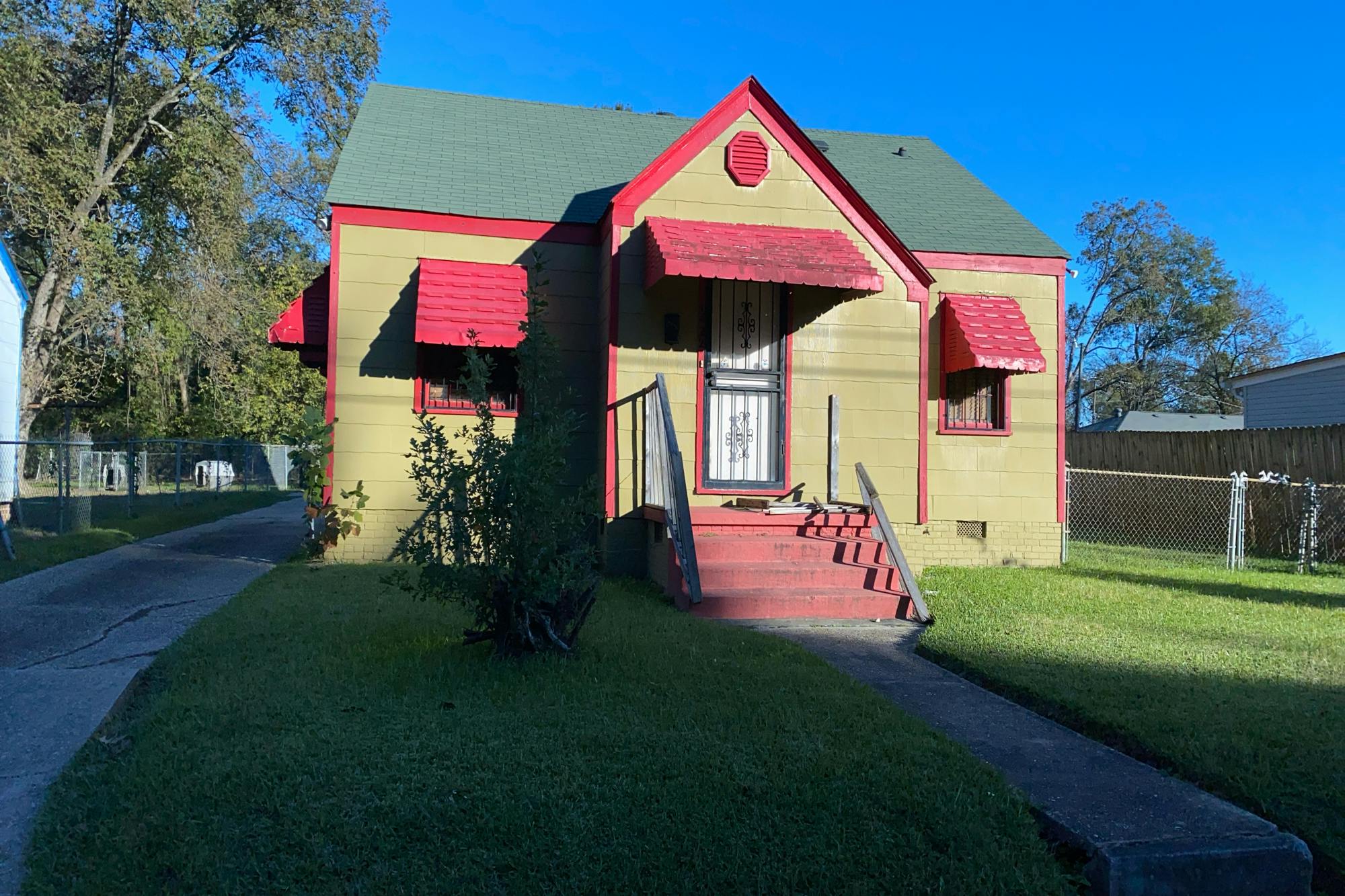 1422 PALMYRA St