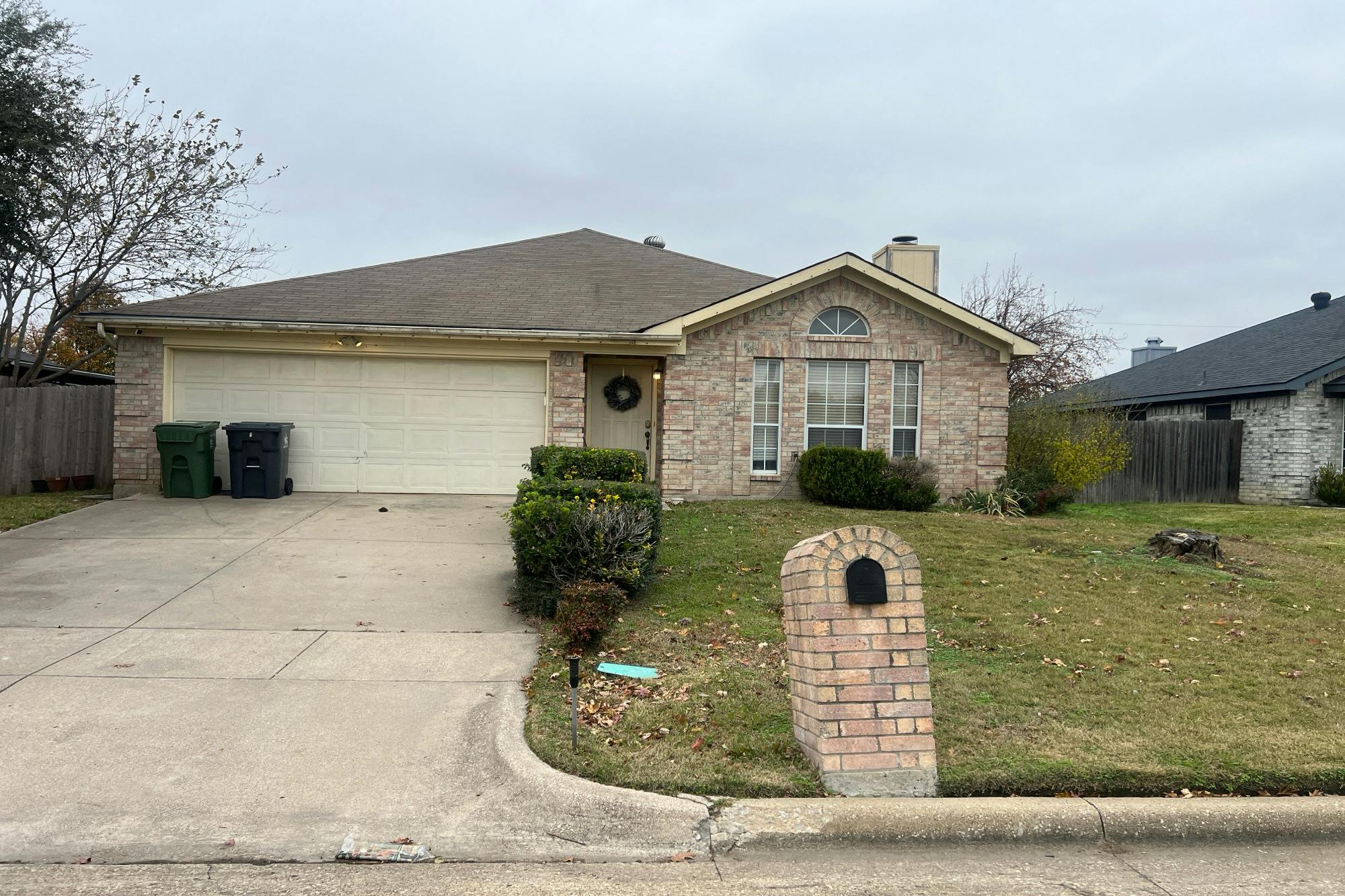 Brookbriar Ct, Arlington, TX 76018