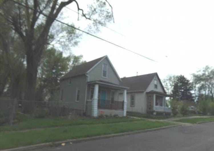 1214 W Brons Ave Peoria, IL 61604, Peoria County