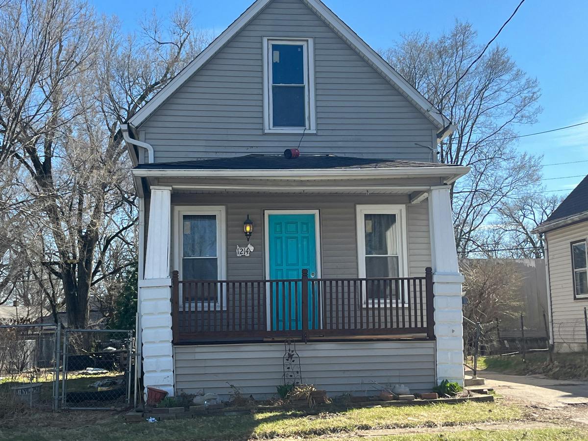 Brons Ave, Peoria, IL 61604