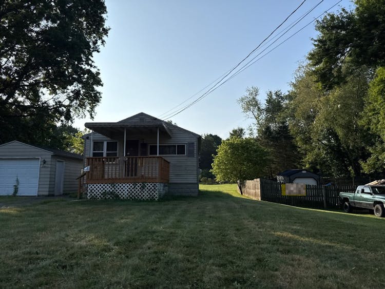 2804 Osage Ave Akron, OH 44312, Summit County