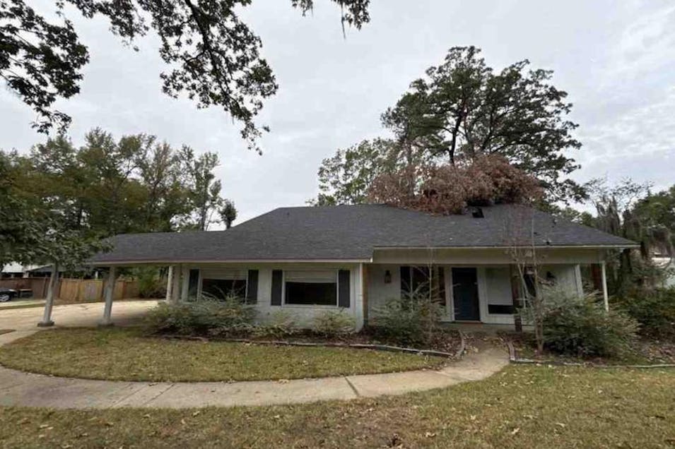 415 Trailwood Dr Clinton, MS 39056, Hinds County