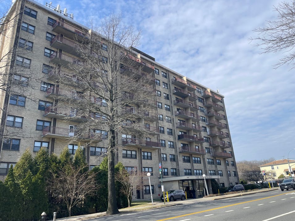 1000 Clove Road Llc Staten Island, NY 10301, Richmond County