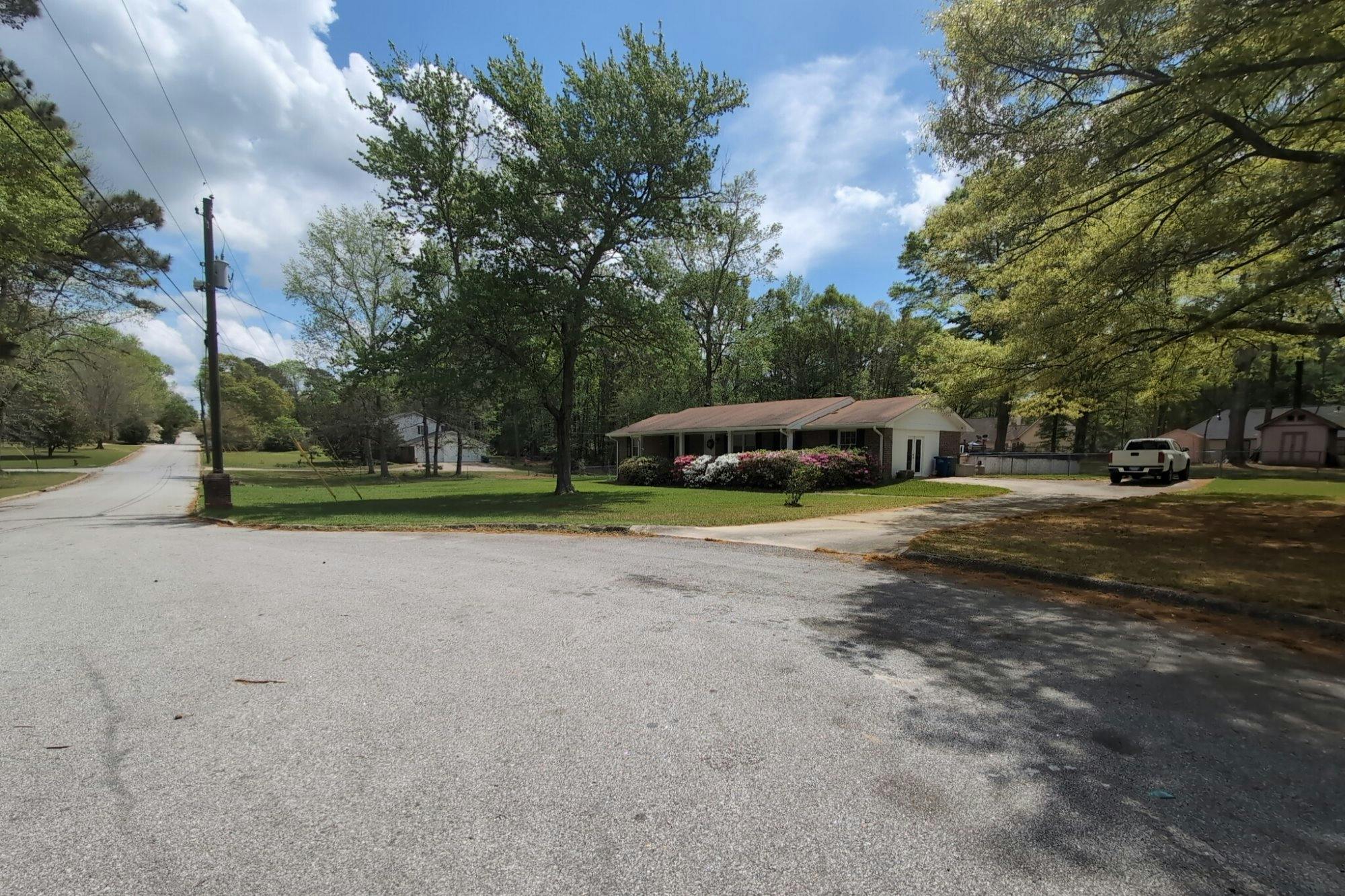 Pinebrook Dr, Griffin, GA 30224