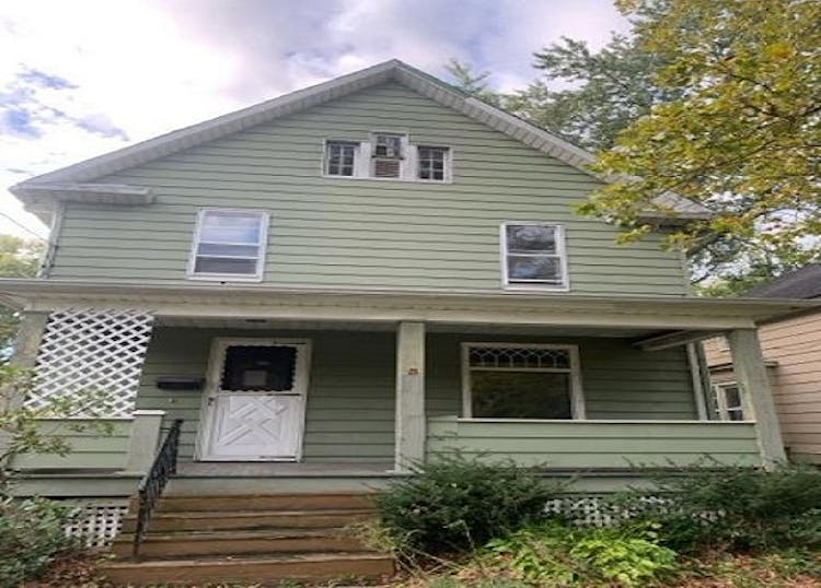 824 West 58th Street Ashtabula, OH 44004, Ashtabula County