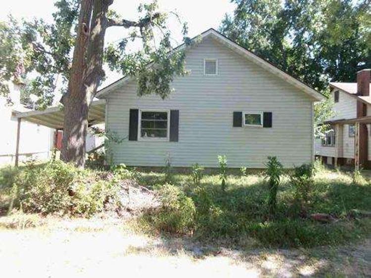 204 S 10th St Herrin, IL 62948, Williamson County