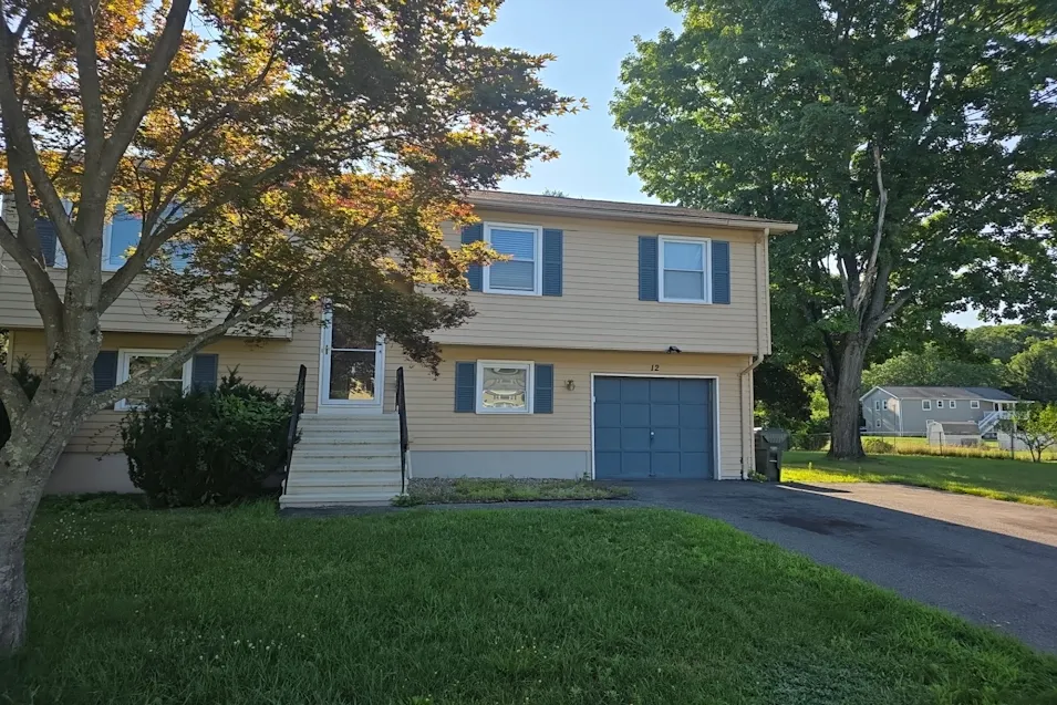 12 Depauw Cir East Hartford, CT 06108, Capitol County