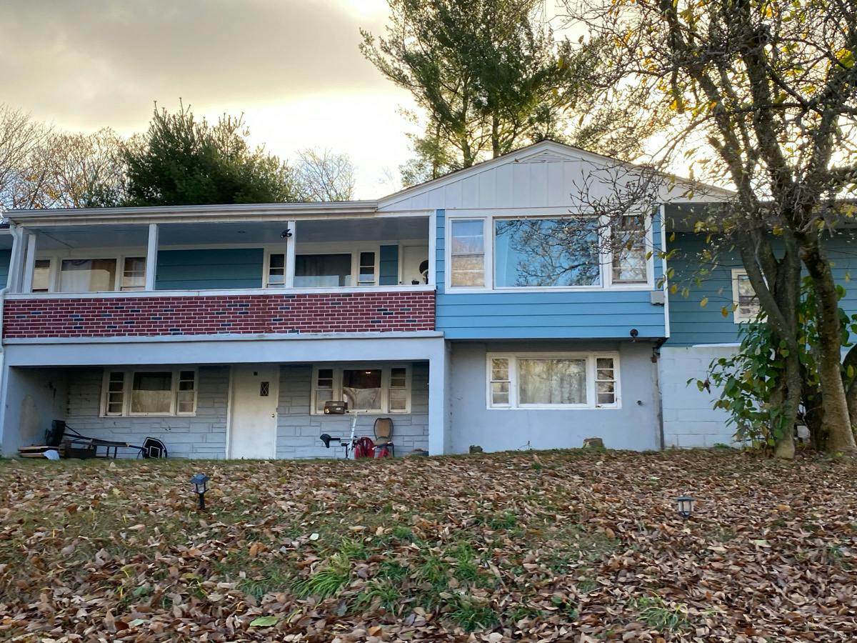 Glenview Ave, Auburn, MA 01501