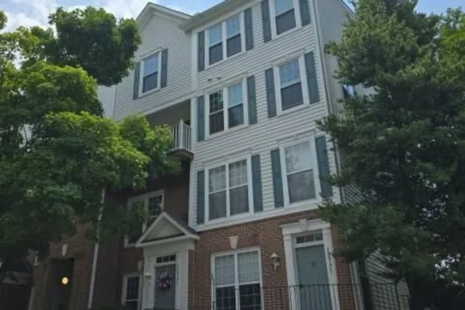 12789 Fair Crest Court, Apt 301 Fairfax, VA 22033, Fairfax County