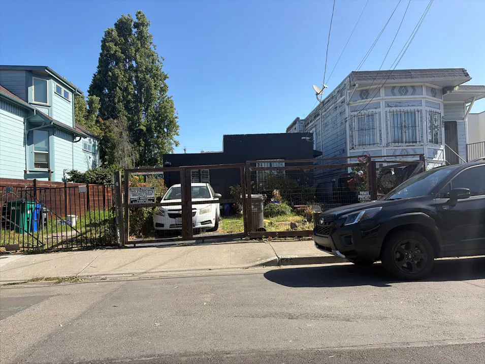 686 29th St Oakland, CA 94609, Alameda County