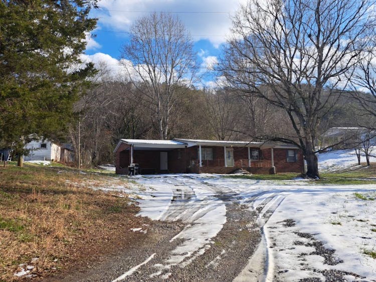 639 Southard St Tellico Plains, TN 37385, Monroe County