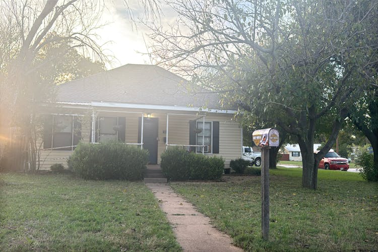 701 S Halbryan Street Eastland, TX 76448, Eastland County