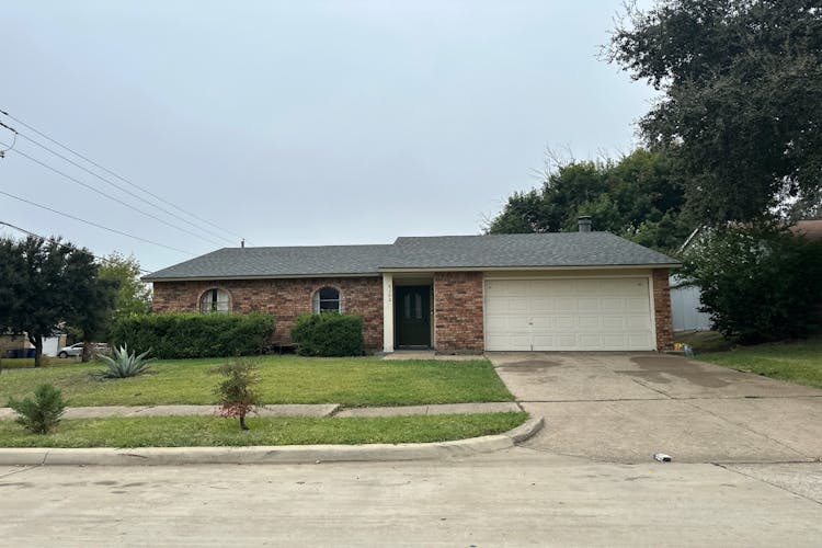 7102 Hedge Drive Dallas, TX 75249, Dallas County