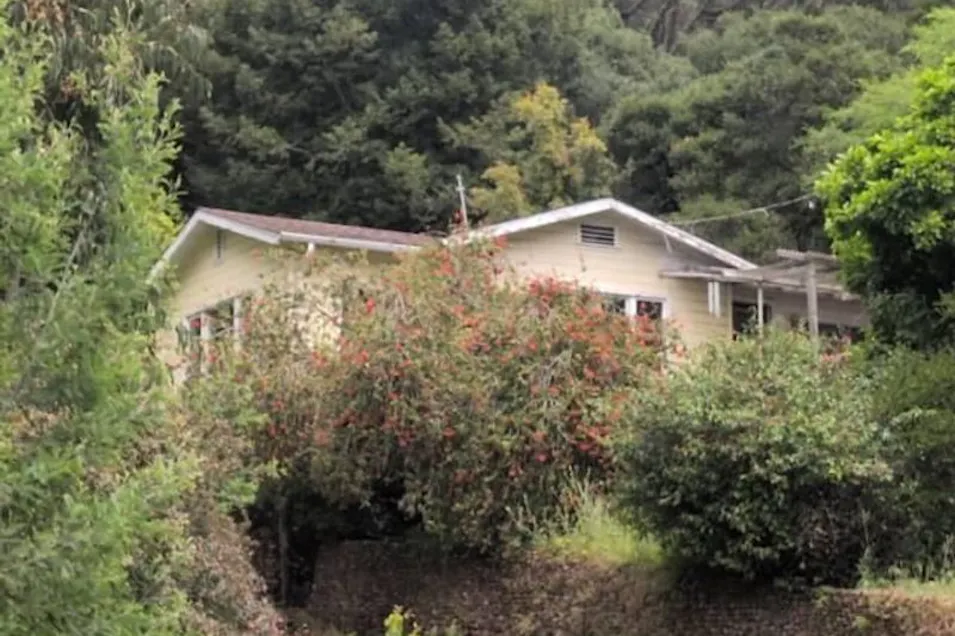 6401 Leona St Oakland, CA 94605, Alameda County