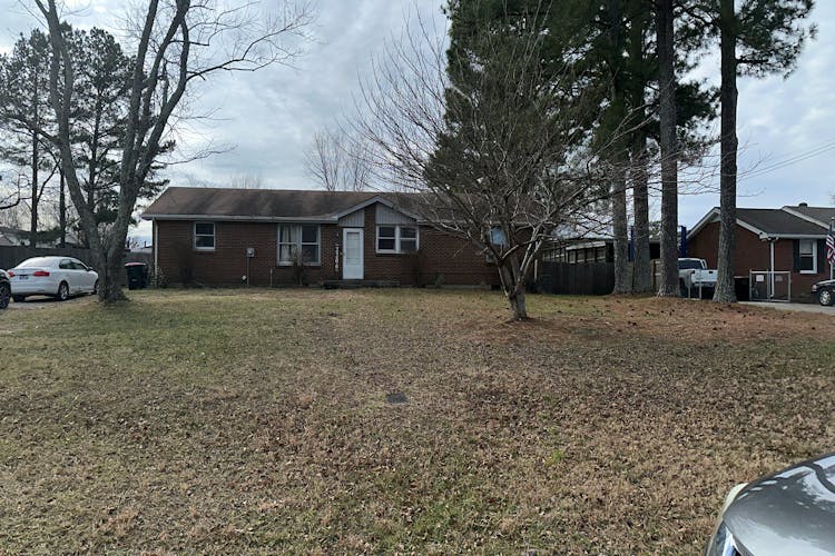 2206 Lynwood Drive Greenbrier, TN 37073, Robertson County