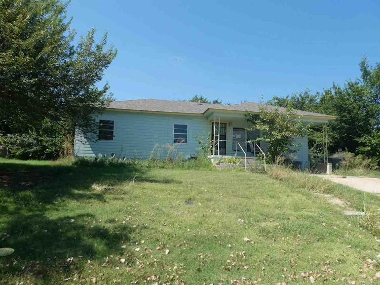724 NW 35th St Lawton, OK 73505, Comanche County