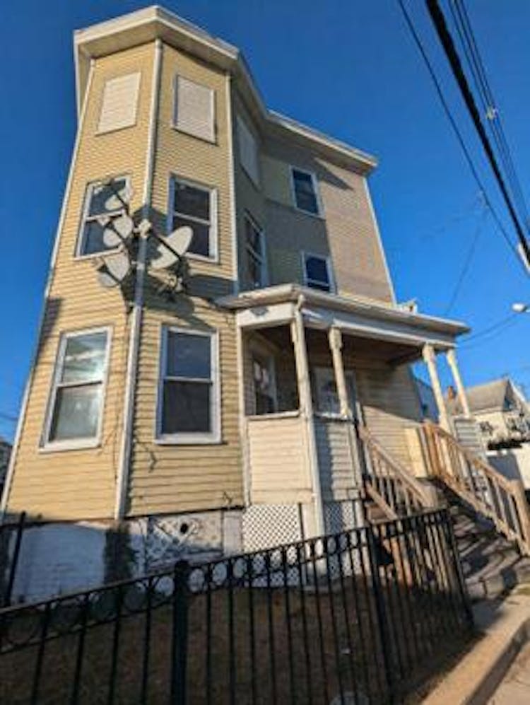 499 Boston St Lynn, MA 01905, Essex County