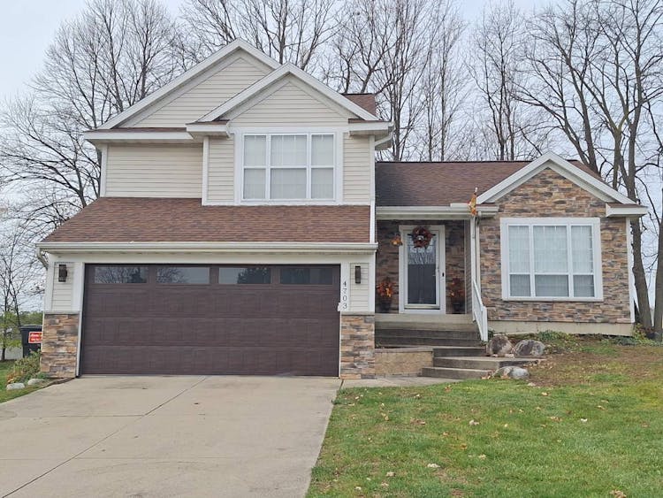 4703 Meadow Lake Dr SE Kentwood, MI 49512, Kent County