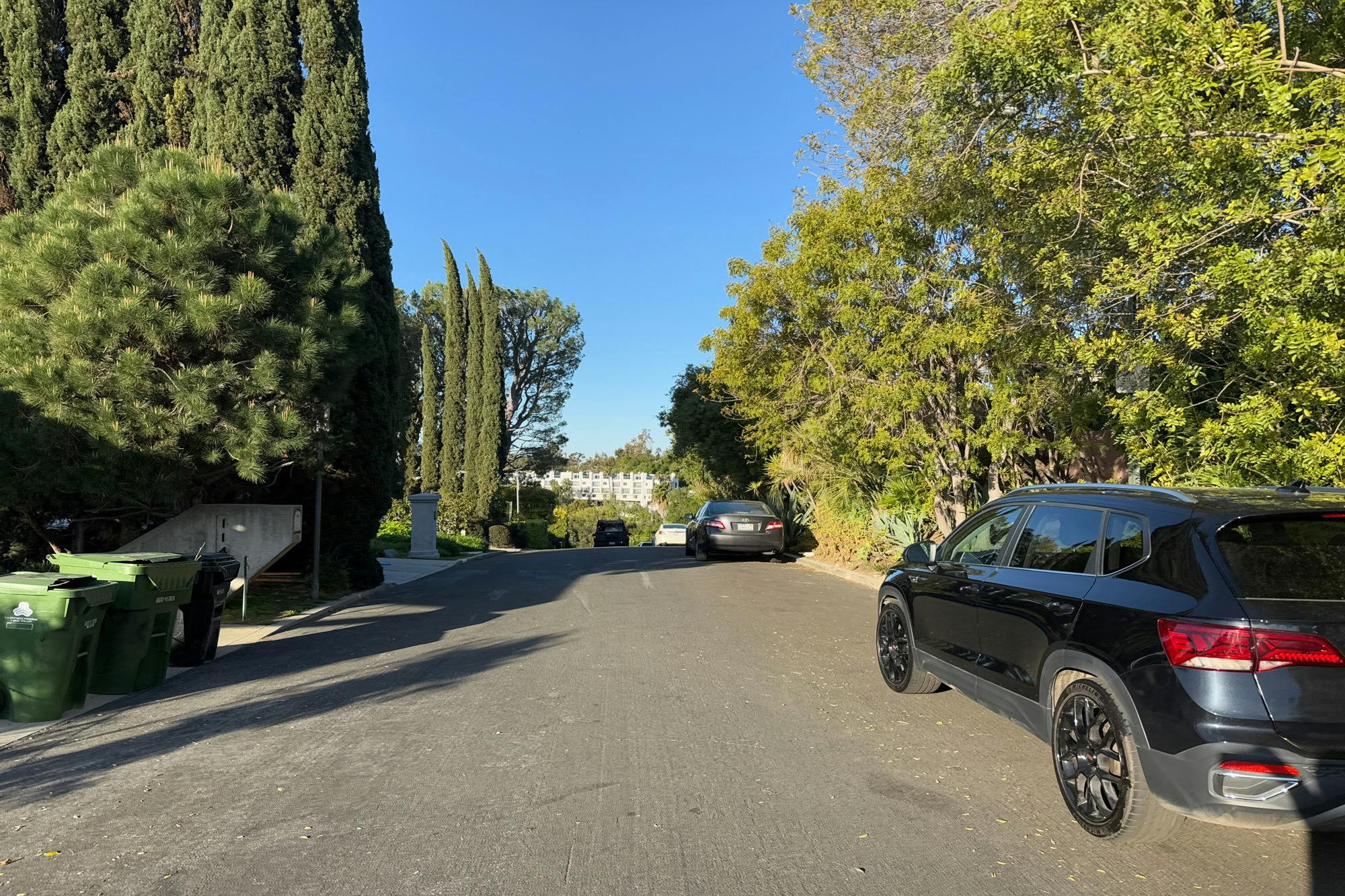 Thurston Cir, Los Angeles, CA 90049