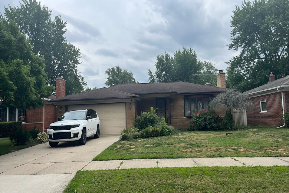 19978 Fleetwood Dr Harper Woods, MI 48225, Wayne County