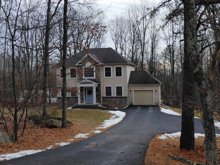 295 Watercrest Ave Effort, PA 18330, Monroe County