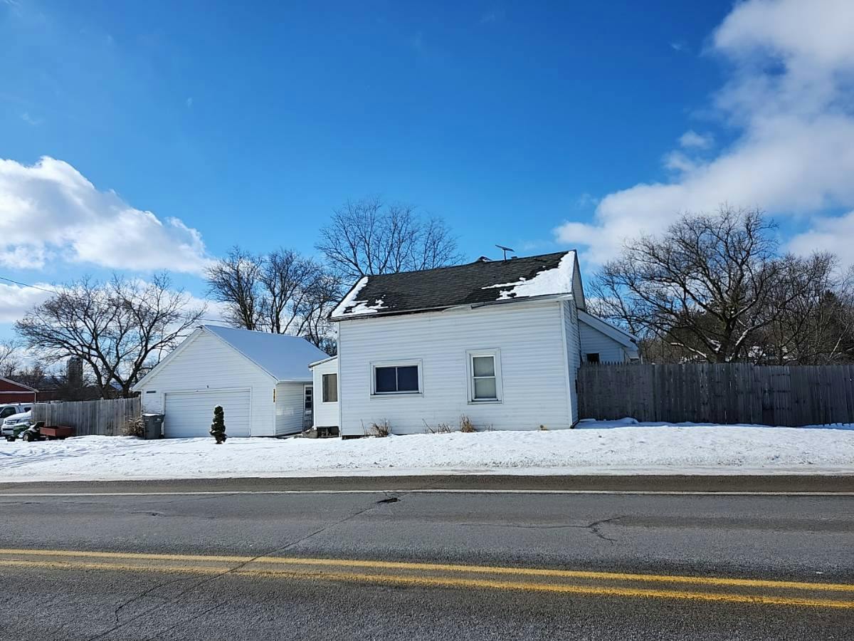Lincoln Lake Ave, Lowell, MI 49331