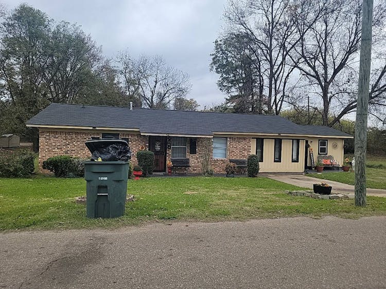 84 W Cleburne St West Helena, AR 72390, Phillips County