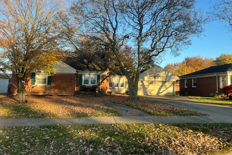 6601 Luana Ave Allen Park, MI 48101, Wayne County