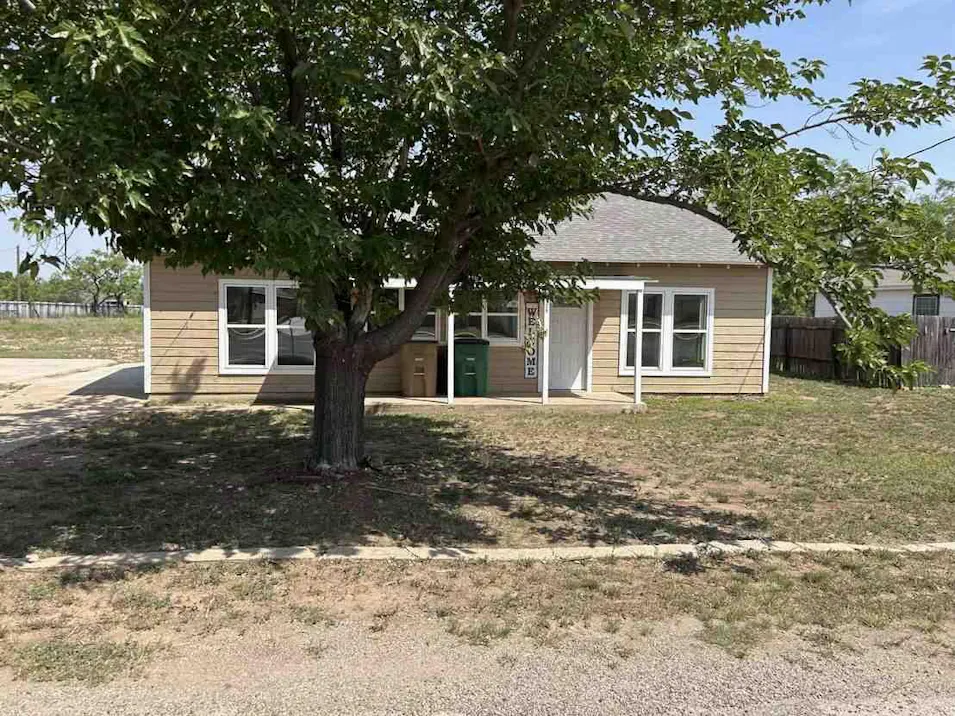 526 E 29th St San Angelo, TX 76903, Tom Green County