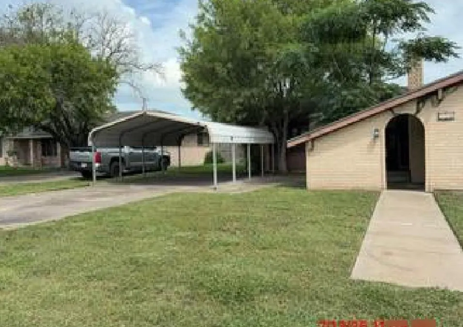 908 Fannin St George West, TX 78022, Live Oak County