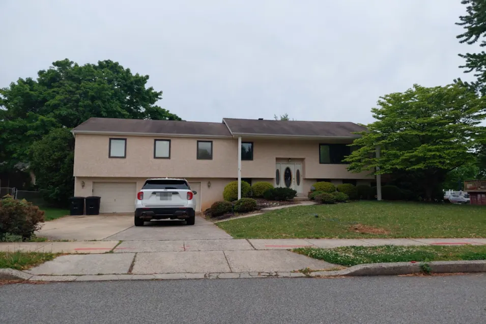 25 W Tansey Dr Aston, PA 19014, Delaware County