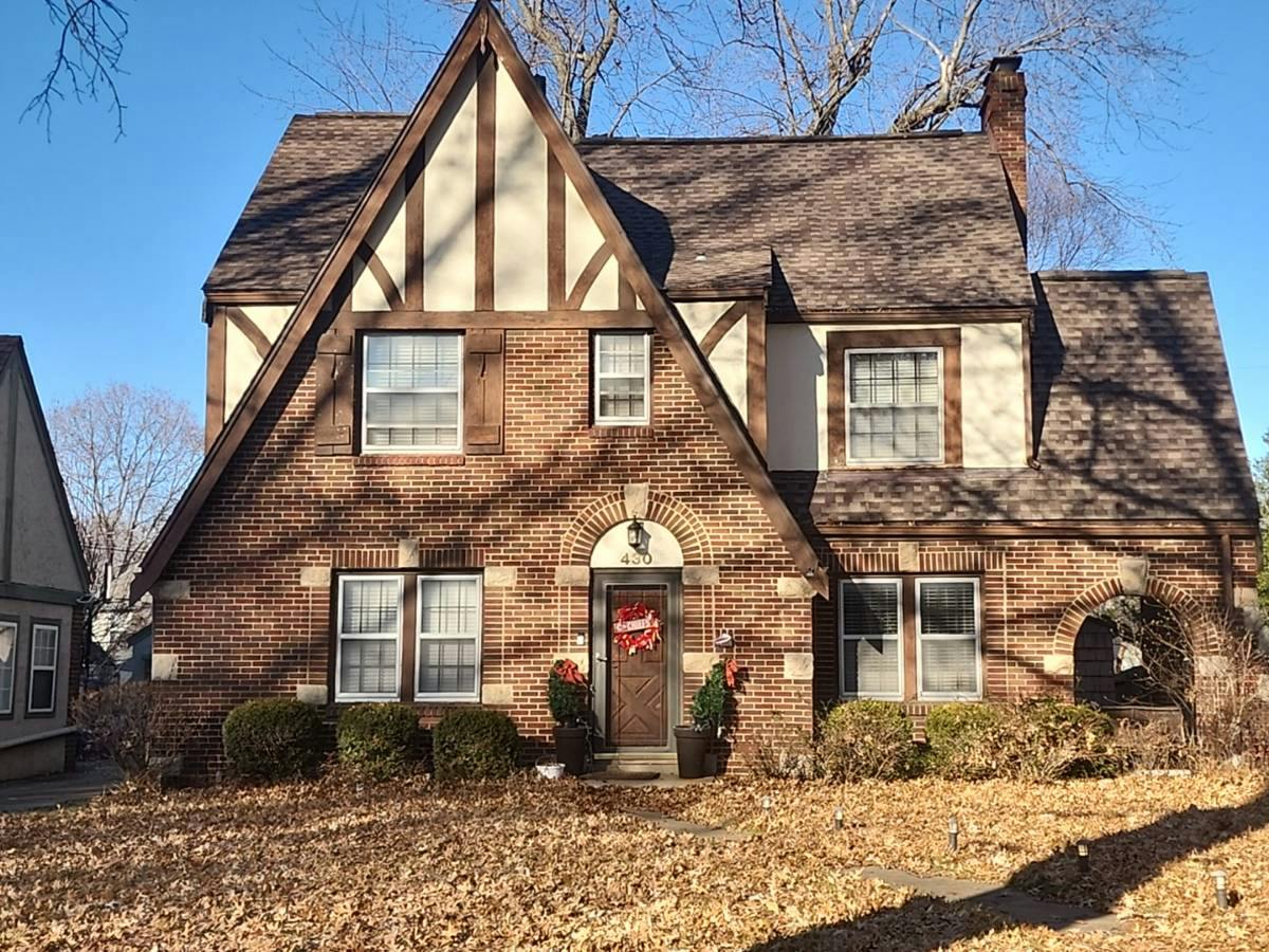 Gregory Blvd, Kansas City, MO 64114