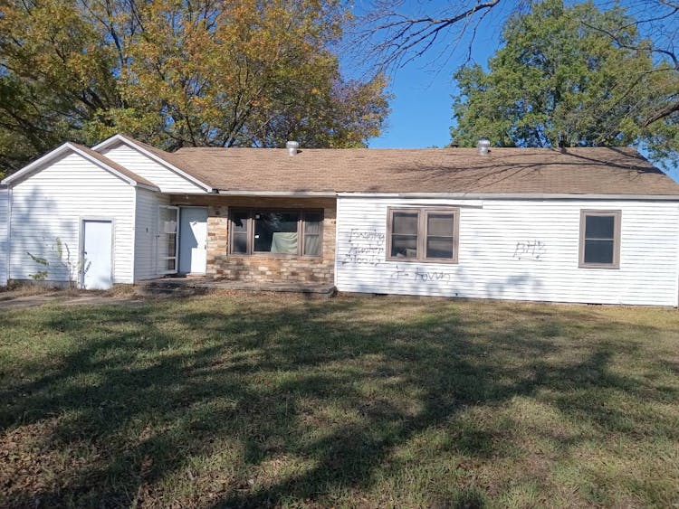 509 NE 4th St Pryor, OK 74361, Mayes County