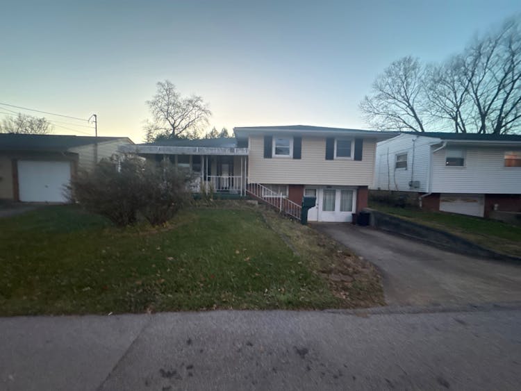 1027 Mcconnell Dr, Moundsville, Wv 26041, Marshall County 