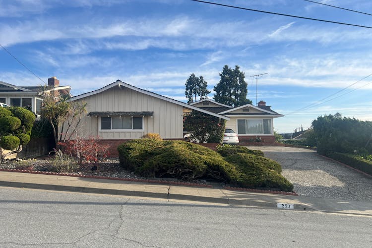 1253 Daily Dr San Leandro, CA 94577, Alameda County