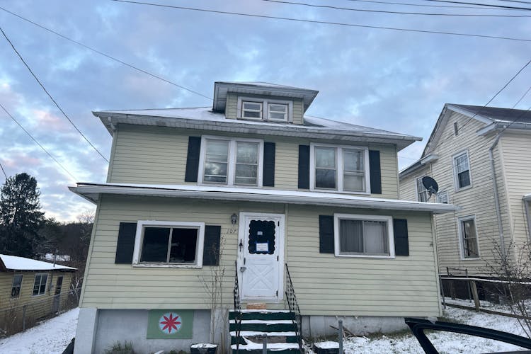 107 Ramey Street Bramwell, WV 24715, Mercer County