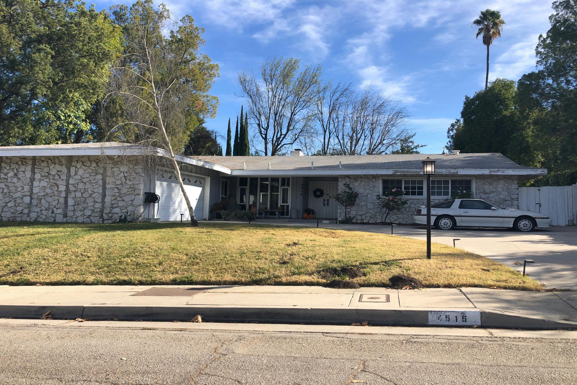 Topanga Canyon Blvd, Woodland Hills, CA 91364