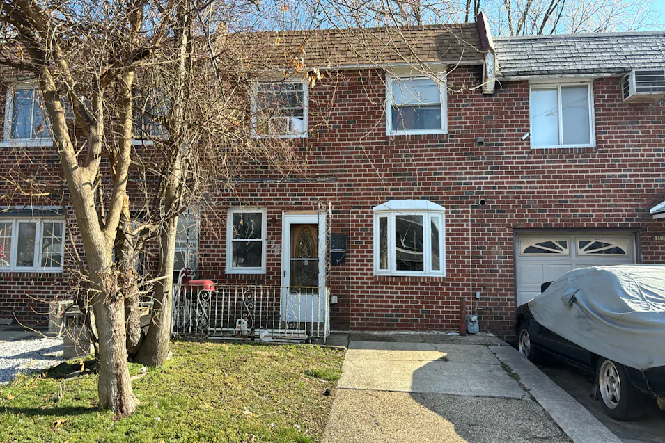 213 Glen Cove Rd Darby, PA 19023, Delaware County