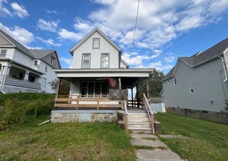 216 West Atherton Street Taylor, PA 18517, Lackawanna County
