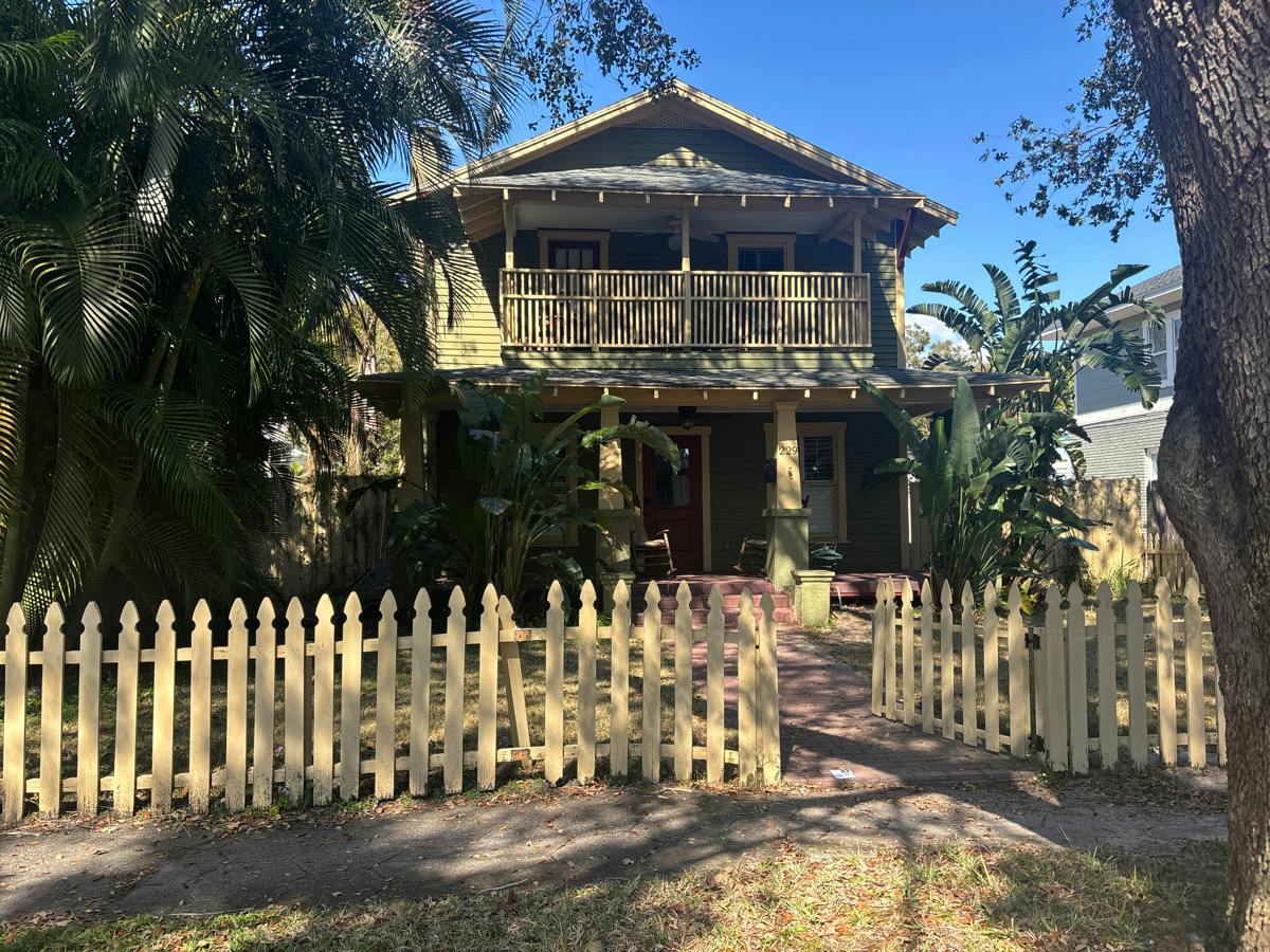 10th Ave, Saint Petersburg, FL 33701