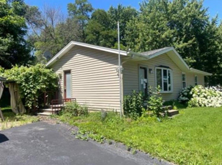 305 Trilane Cir Norwood Young America, MN 55397, Carver County