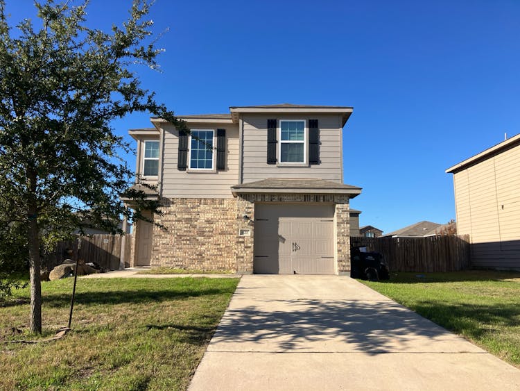 121 Bridges Ln Jarrell, TX 76537, Williamson County