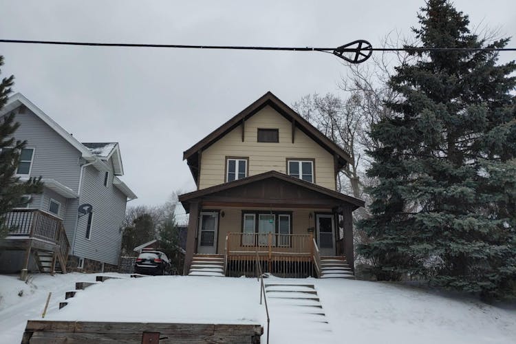 1002 N 8th Ave E Duluth, MN 55805, St. Louis County