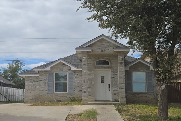 218 Girasol Ct Laredo, TX 78043, Webb County