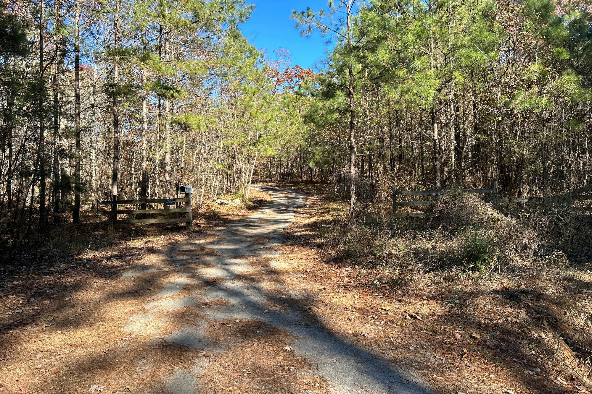 Old Jones Rd, Whitesburg, GA 30185