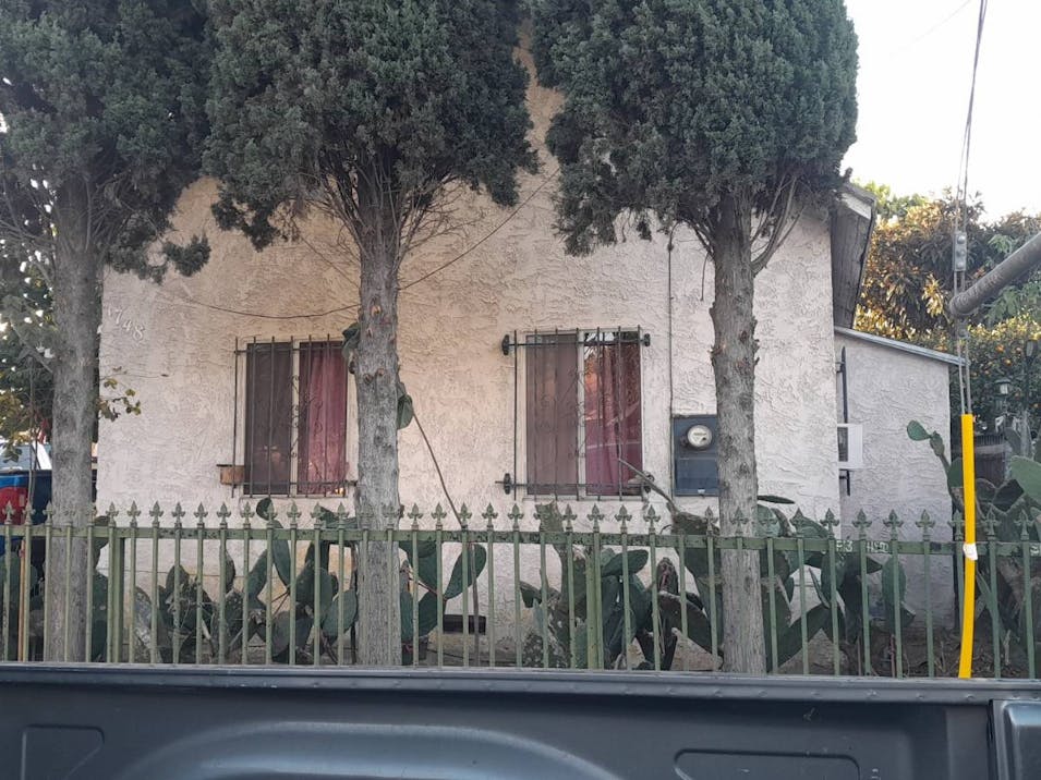 1748 East 60th St Los Angeles, CA 90001, Los Angeles County